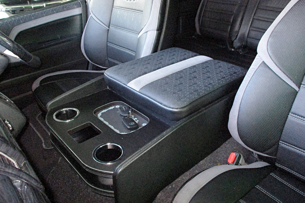 Feel Osaka Hiace Custom Console フィール大阪店 ハイエース 公式サイト 内装カスタムコンソール